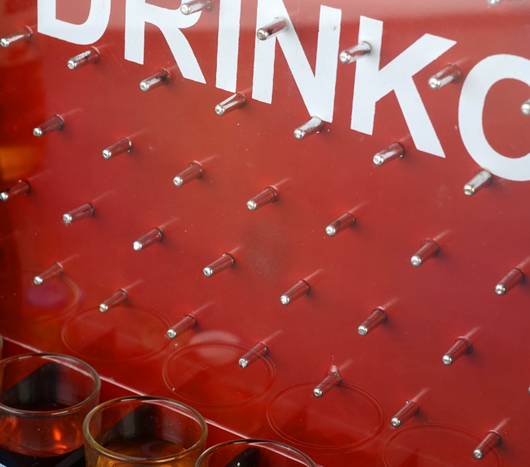 Europe and The United States Drinko Popular Bar Ktv Toys Fall Film Fighting Skills Game Wine Rack Play Drinking Game Props