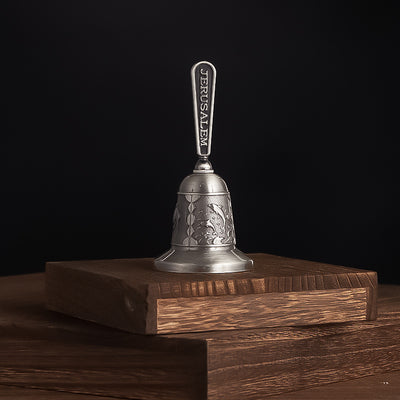 The Stainless Steel Bar Produces Cocktails, The Atmosphere Of Drinking, The Kitchen Bell, And The Bell