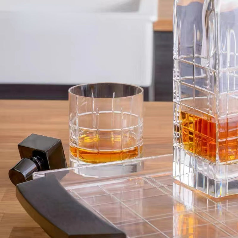 Extravagant Handmade Noble Glass Bottle Crystal Whiskey Glass