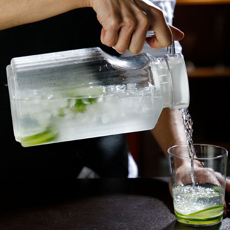 Thermostable  Clear Water Plastic Pitcher with Cover